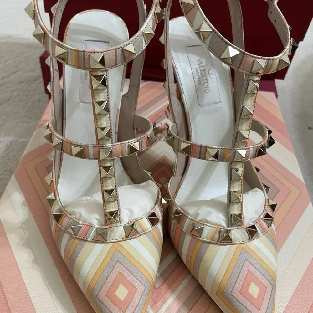 Valentino Garavani Rockstud Ankle Strap Pump - Picture 2 of 7